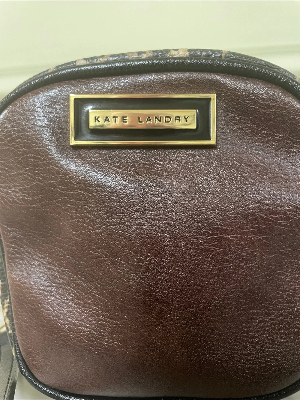 Kate Landry compact kate